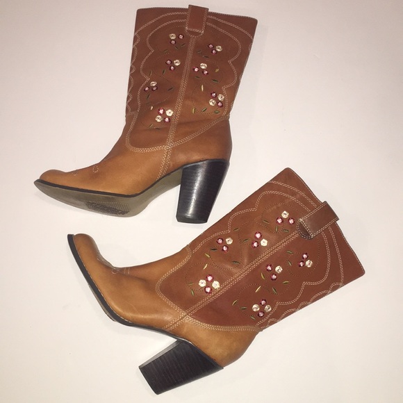 SEYCHELLES floral boho embroidered brown bootie - Picture 6 of 8
